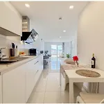 아파트 Oceano La Caleta With Sea View & Terrace, 2b 아데제